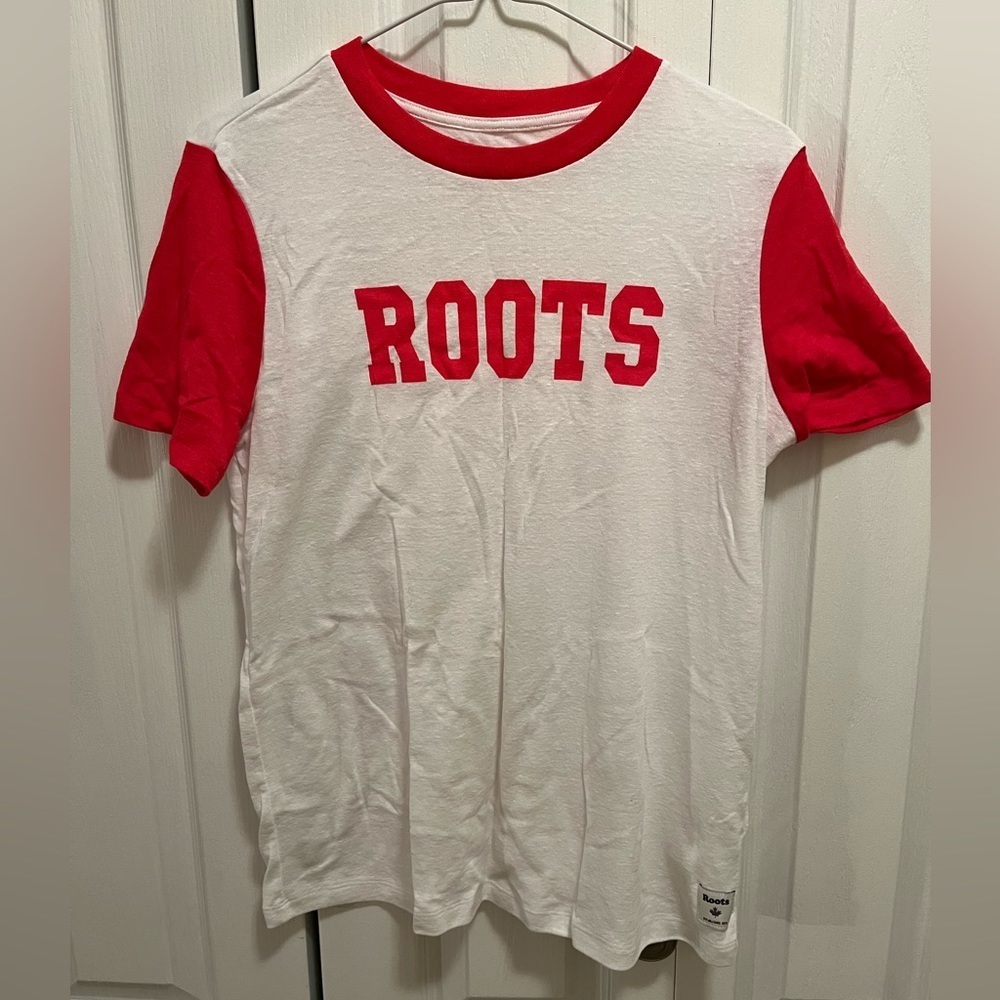NWOT Men’s Roots Multicolour T-shirt